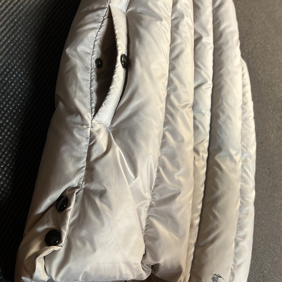 Brand new Girls’ Burberry Vest with detachable hood - Picture 6 of 11